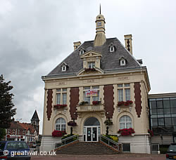 Mairie in the centre of Loos-en-Gohelle.