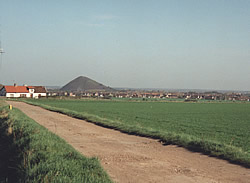 Looking towards the slag-heap at Mazingarbe from Grenay.