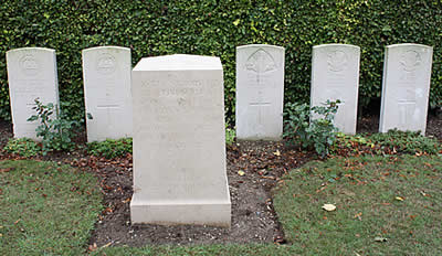 A Special Memorial commemorating five soldiers reburied among the casualties in this cemetery in 1919.