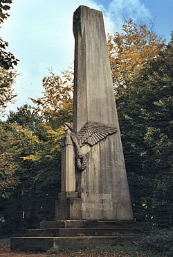 French memorial on the Kemmelberg (Mount Kemmel).