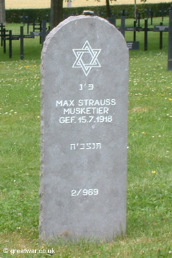 Headstone for a German soldier of the Jewish faith, Musketier (Private) Max Strauss.