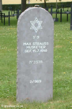 Headstone for a German soldier of the Jewish faith, Musketier (Private) Max Strauss.