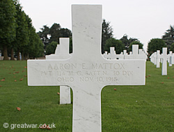 Grave in Somme American Cemetery