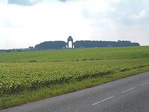 (4) View of Thiepval Memorial from the D73 Pozières-Thiepval road.