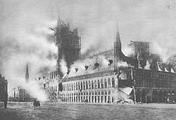 German artillery shelling of the Cloth Hall, causing damage so some buildings in Ypres, began in November 1914. The start of the demolition of the historic buildings in the heart of the town came in mid April 1915.