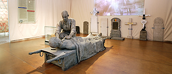 Field hospital display at In Flanders Fields museum.