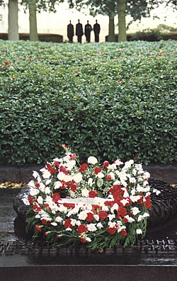 Remembrance wreath the Kameraden Grab at Langemark cemetery.